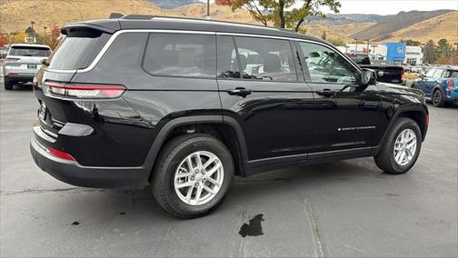 2023 Jeep Grand Cherokee L Laredo 4x4