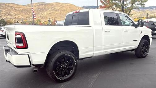 2024 RAM 2500 Laramie Crew Cab 4x4 64' Box