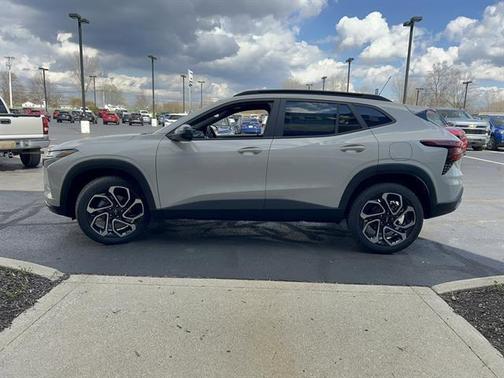 White Sands 2026 Chevrolet Trax FWD 2RS