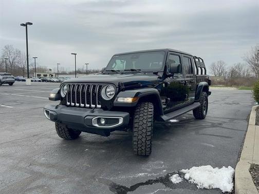 Black Clearcoat 2020 Jeep Gladiator North Edition 4x4