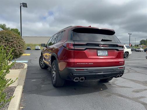 2024 GMC Acadia AWD AT4