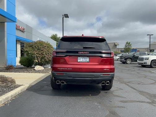 2024 GMC Acadia AWD AT4