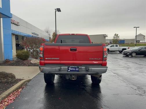 2004 Chevrolet Silverado 2500 LS H/D Extended Cab