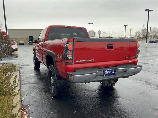 2004 Chevrolet Silverado 2500 LS H/D Extended Cab