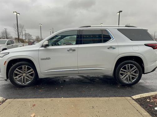 2022 Chevrolet Traverse High Country