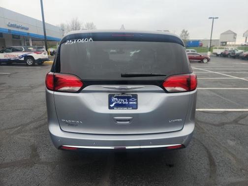 2020 Chrysler Pacifica Limited