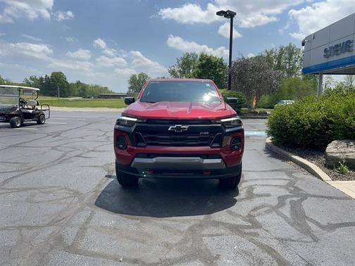 Radiant Red Tintcoat 2026 Chevrolet Colorado Z71