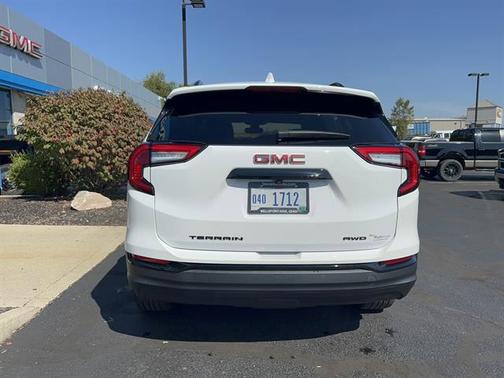 2022 GMC Terrain SLE