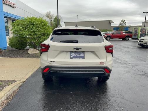 Tan 2026 Chevrolet Trax FWD 2RS