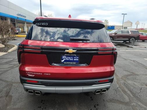 2025 Chevrolet Traverse LT