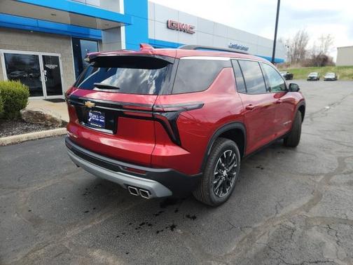 2025 Chevrolet Traverse LT