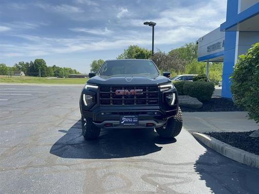 Onyx Black 2024 GMC Canyon AT4X