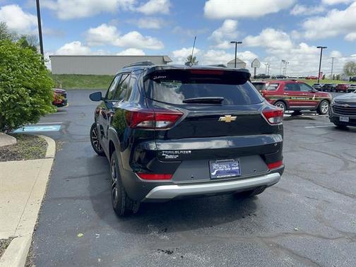 Mosaic Black Metallic 2026 Chevrolet Trailblazer LT