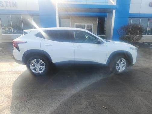 2025 Chevrolet Trax LS