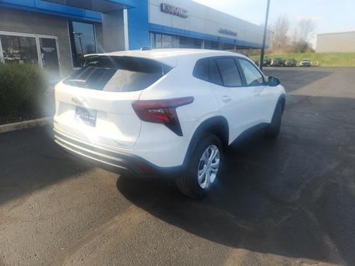 2025 Chevrolet Trax LS