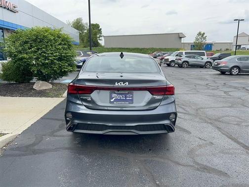 Gravity Gray 2022 Kia Forte FE