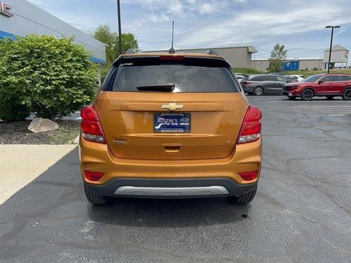 Orange Burst Metallic 2017 Chevrolet Trax LT