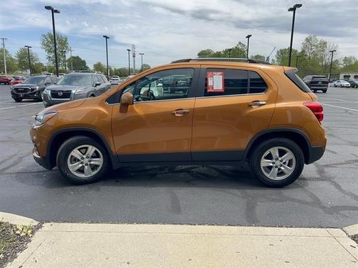 Orange Burst Metallic 2017 Chevrolet Trax LT