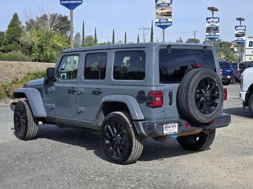 Anvil Clearcoat 2024 Jeep Wrangler SAHARA