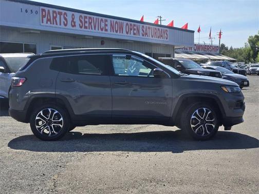 2023 Jeep Compass LIMITED