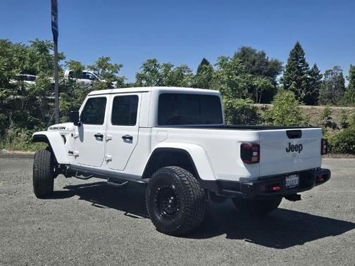 Bright White Clearcoat 2021 Jeep Gladiator RUBICON