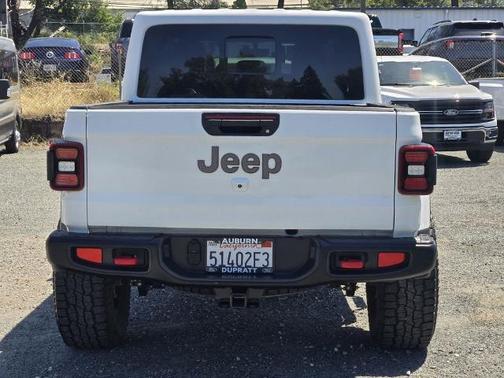 Bright White Clearcoat 2021 Jeep Gladiator RUBICON