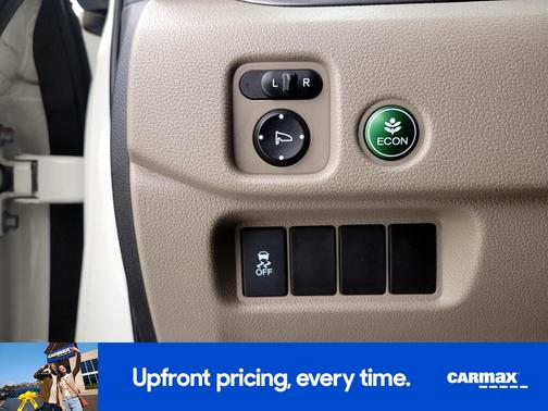 White 2016 Honda Pilot EX