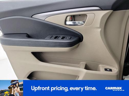 White 2016 Honda Pilot EX