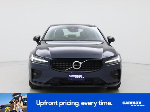 Gray 2021 Volvo S60 T5 Momentum