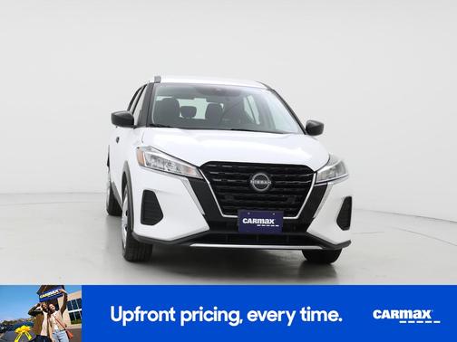 White 2023 Nissan Kicks S