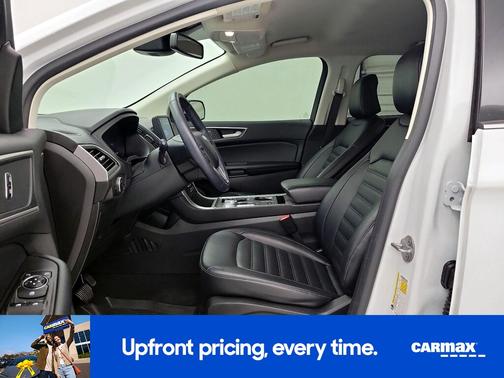White 2023 Ford Edge SEL