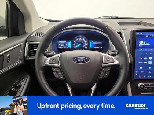 White 2023 Ford Edge SEL