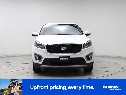 White 2016 Kia Sorento EX