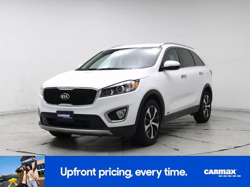 White 2016 Kia Sorento EX