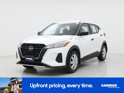 White 2023 Nissan Kicks S