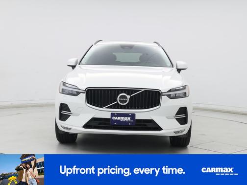 2022 Volvo XC60 B5 Momentum