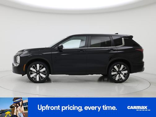 Black 2025 Mitsubishi Outlander SE