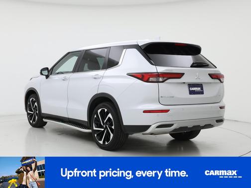 White 2022 Mitsubishi Outlander SE