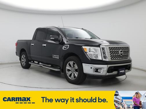 2017 Nissan Titan SV