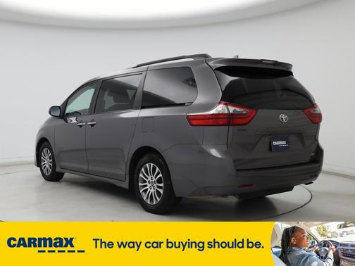 2020 Toyota Sienna XLE