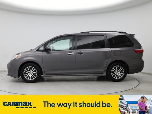 2020 Toyota Sienna XLE