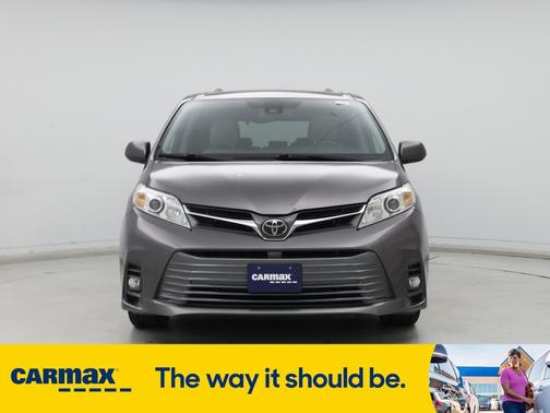 2020 Toyota Sienna XLE