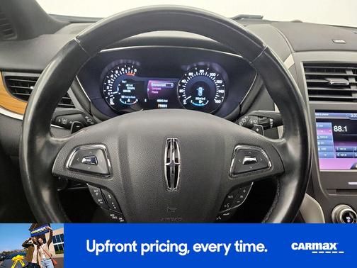 White 2015 Lincoln MKC