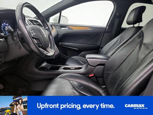 White 2015 Lincoln MKC