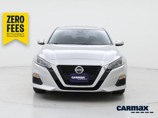 Silver 2022 Nissan Altima SV