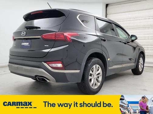 2019 Hyundai SANTA FE SE