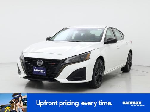 White 2023 Nissan Altima SR