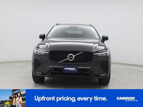 2024 Volvo XC60 B5 Core Dark Theme
