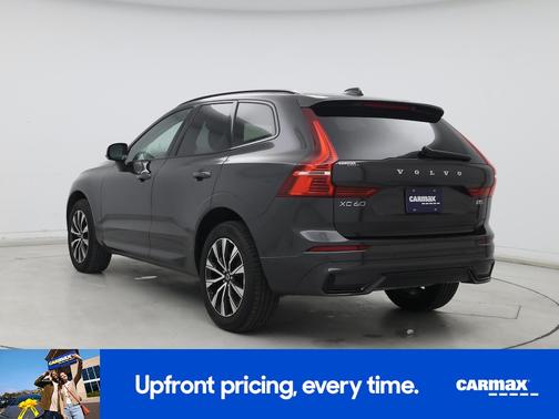 2024 Volvo XC60 B5 Core Dark Theme