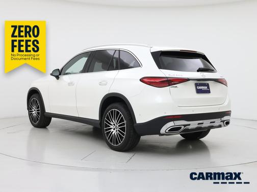 White 2023 Mercedes-Benz GLC 300